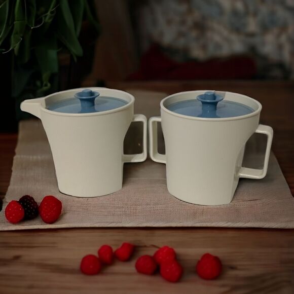 Tupperware Creamer Sugar Bowl Set Almond Blue Lids Retro 1415-2 & 1414-2 Vintage - Picture 15 of 16